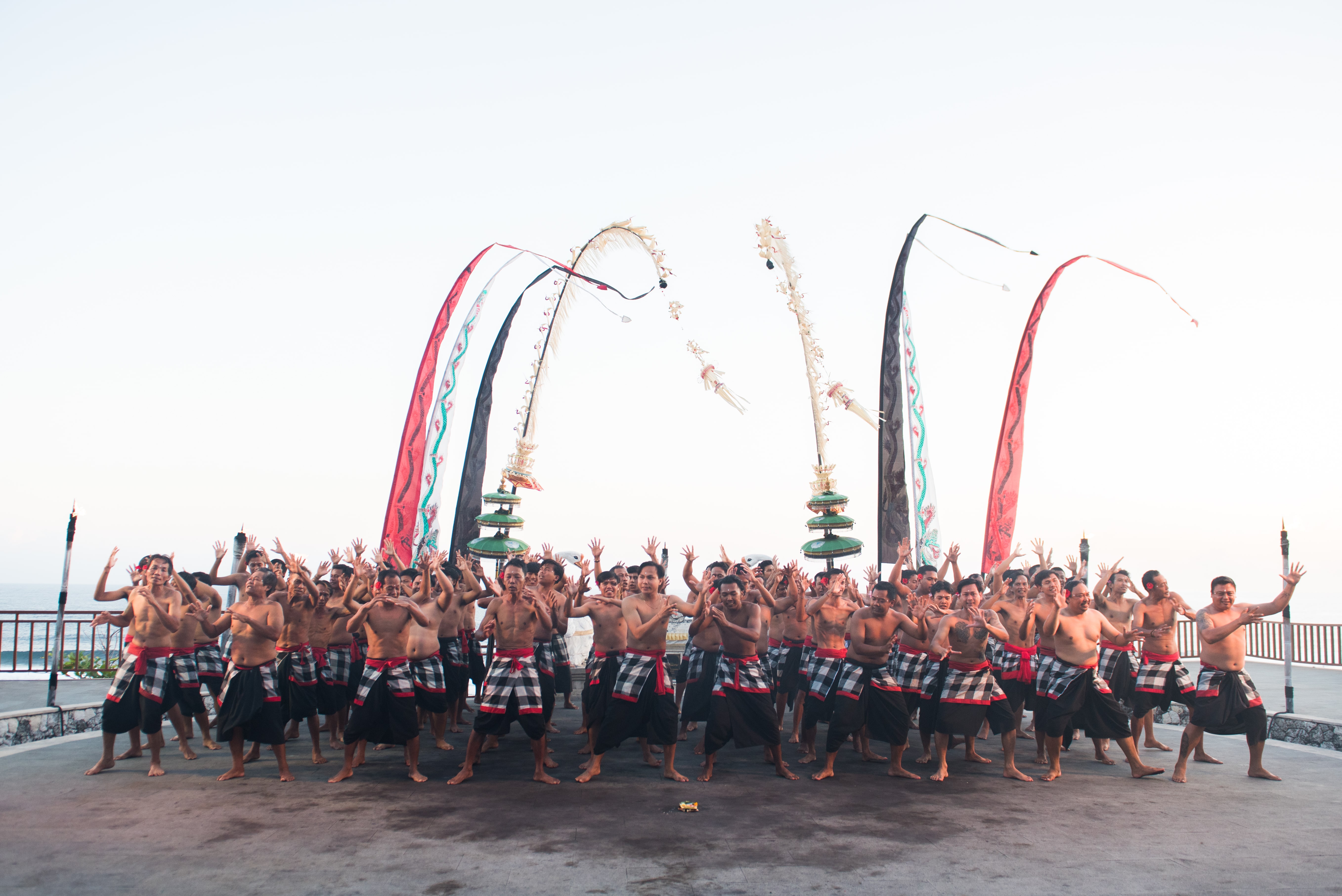 PERFOMANCE KECAK DANCE MELASTI BEACH UNGASAN 